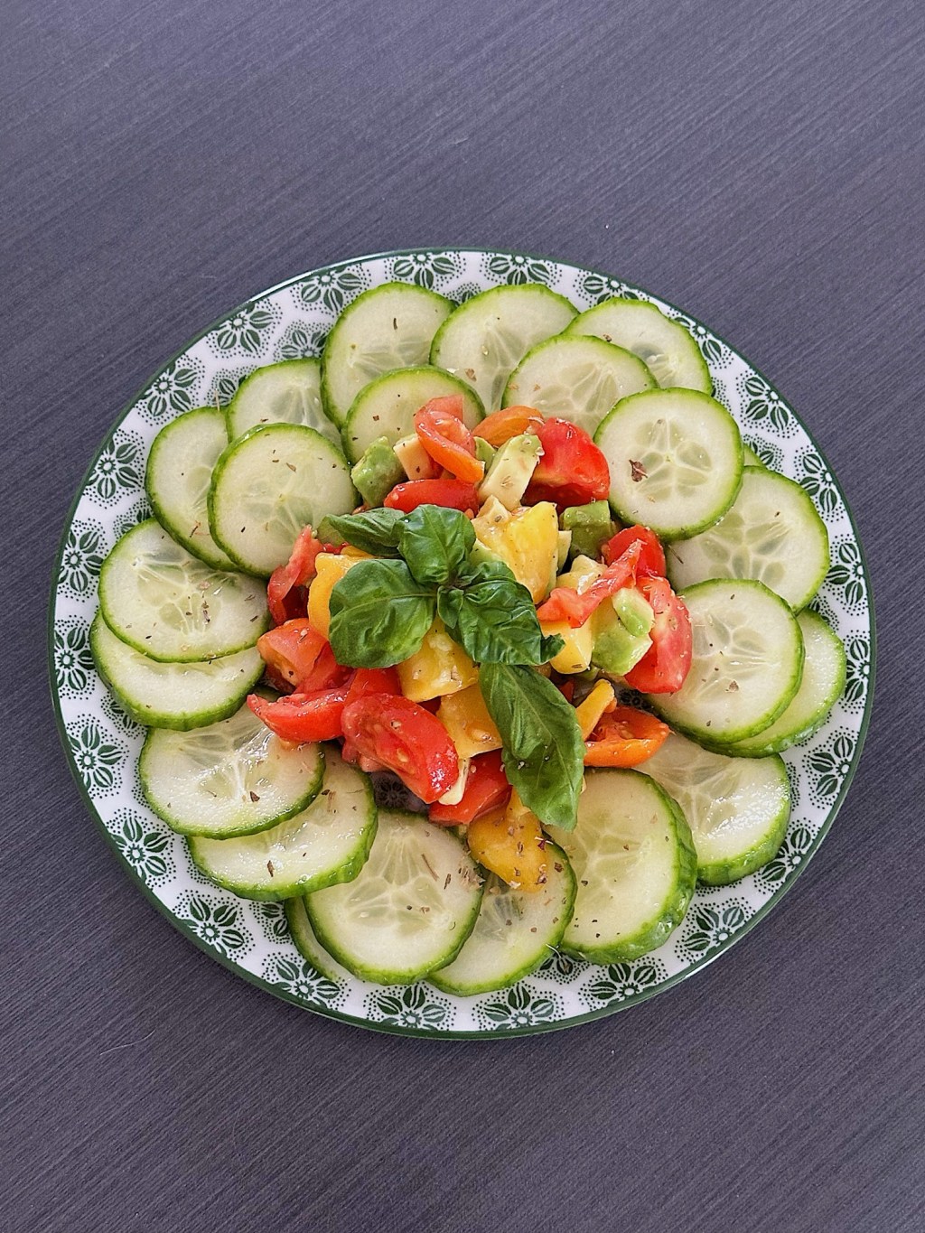 Concombre dégorgé à la mangue et avocat