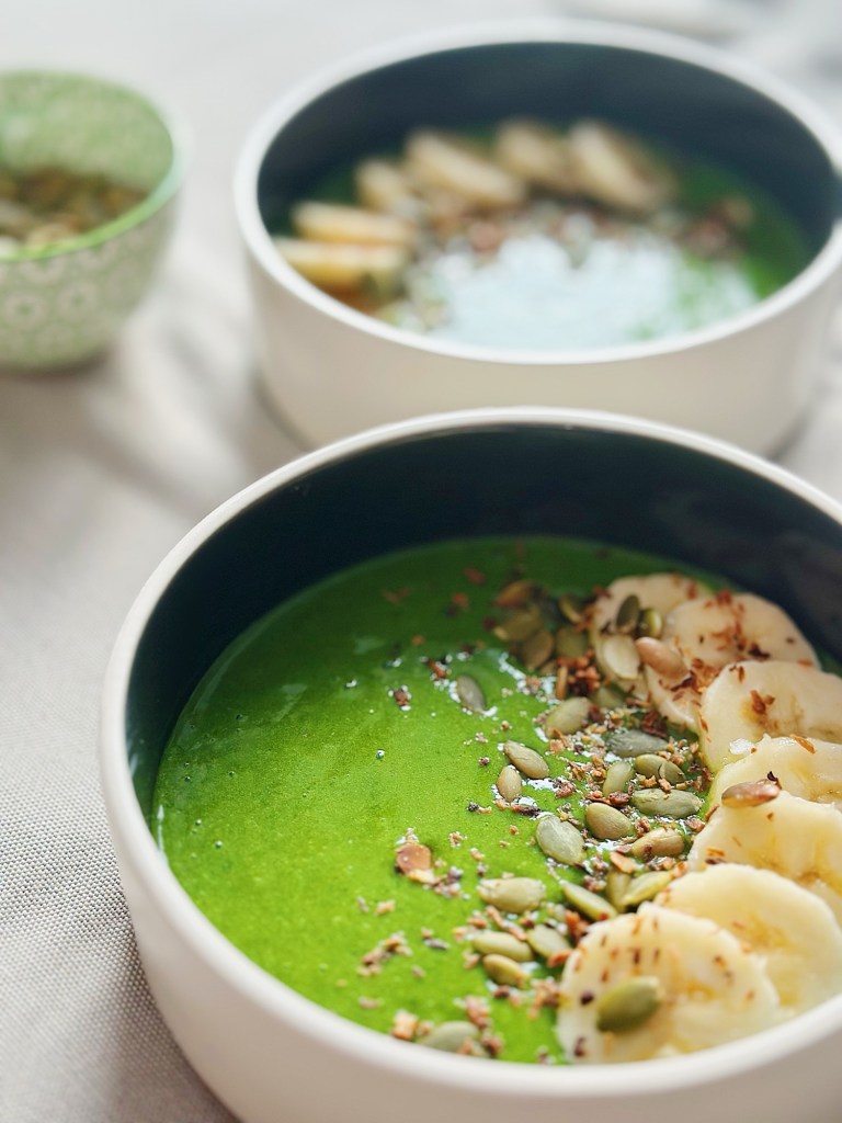 Smoothie aux épinards et basilic