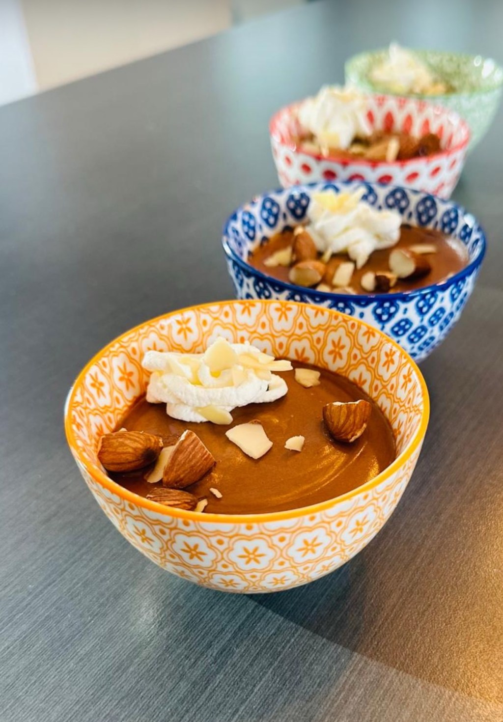 Mousse au chocolat aux amandes
